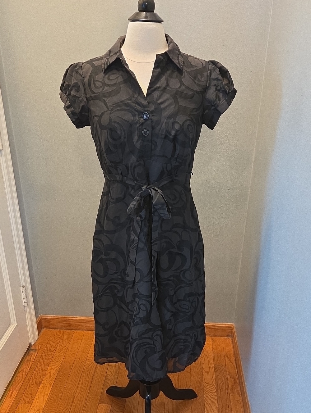 Signature by Robbie Bee Black Jacquard Short Sleeve Shirt Dress with Tie